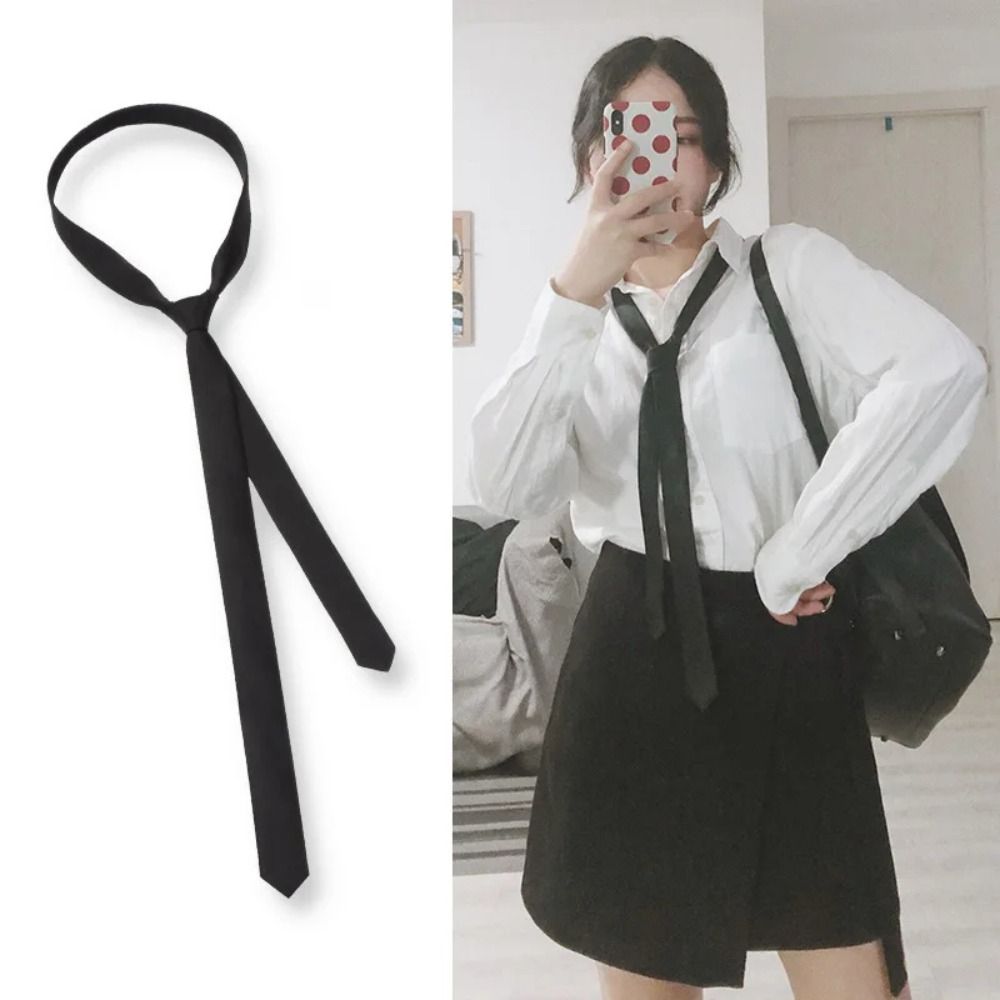 Skinny Tie Men - 新登場！3cm幅のサテン製、超スリムなネクタイ。クラシックなデザインで、男女問わずエレガントに着こなせる、無地の黒いネクタイ。スタイリッシュで細身のデザイン。