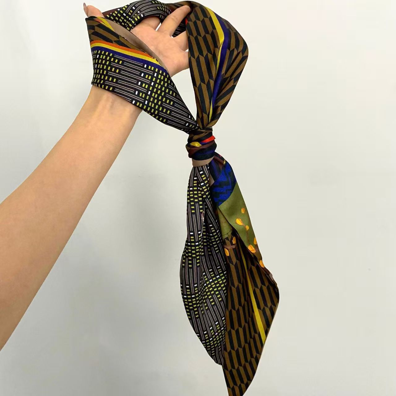 高級プリントロングヘアリボンベベルシルクスカーフ女性ネクタイ - Silk Neck Scarf のレビューと価格