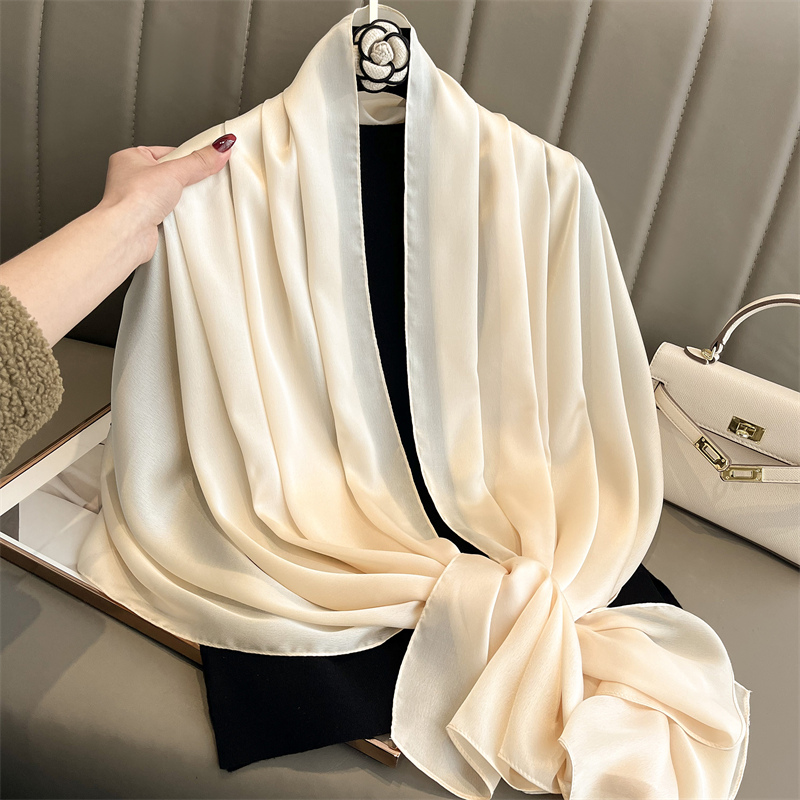 2024 高級ブランド春大ロングパシュミナ女性スカーフ固体シ - Silk Neck Scarf のレビューと価格